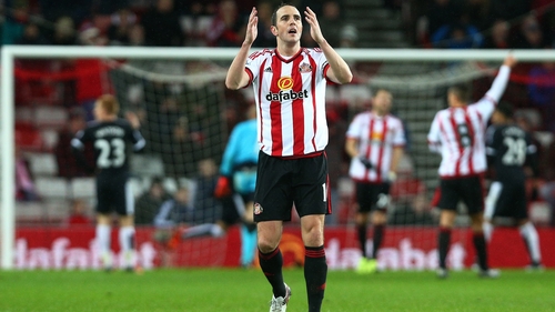 Chelsea calm nerves and extend lead with win over Southampton Chelsea calm nerves and extend lead with win over Southampton