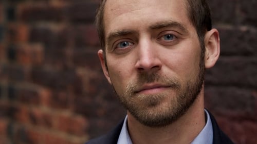 Aaron Parks leads a trio that doesn't break into a sweat, more inclined to subdued expressiveness Aaron Parks leads a trio that doesn't break into a sweat, more inclined to subdued expressiveness