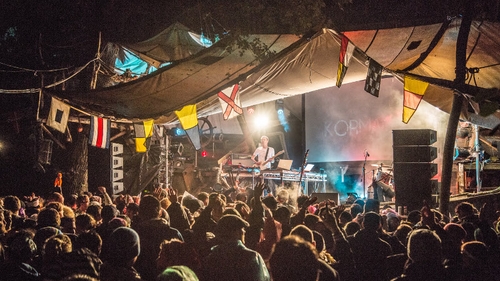 Things get busy at the Salty Dog Stage Things get busy at the Salty Dog Stage