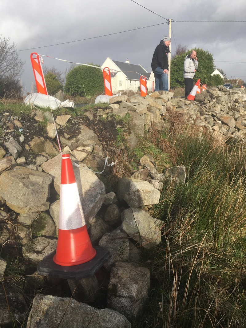 Meastar go dteastódh idir €200,000 agus €300,000 chun caoi cheart a chur ar an bhóthar.