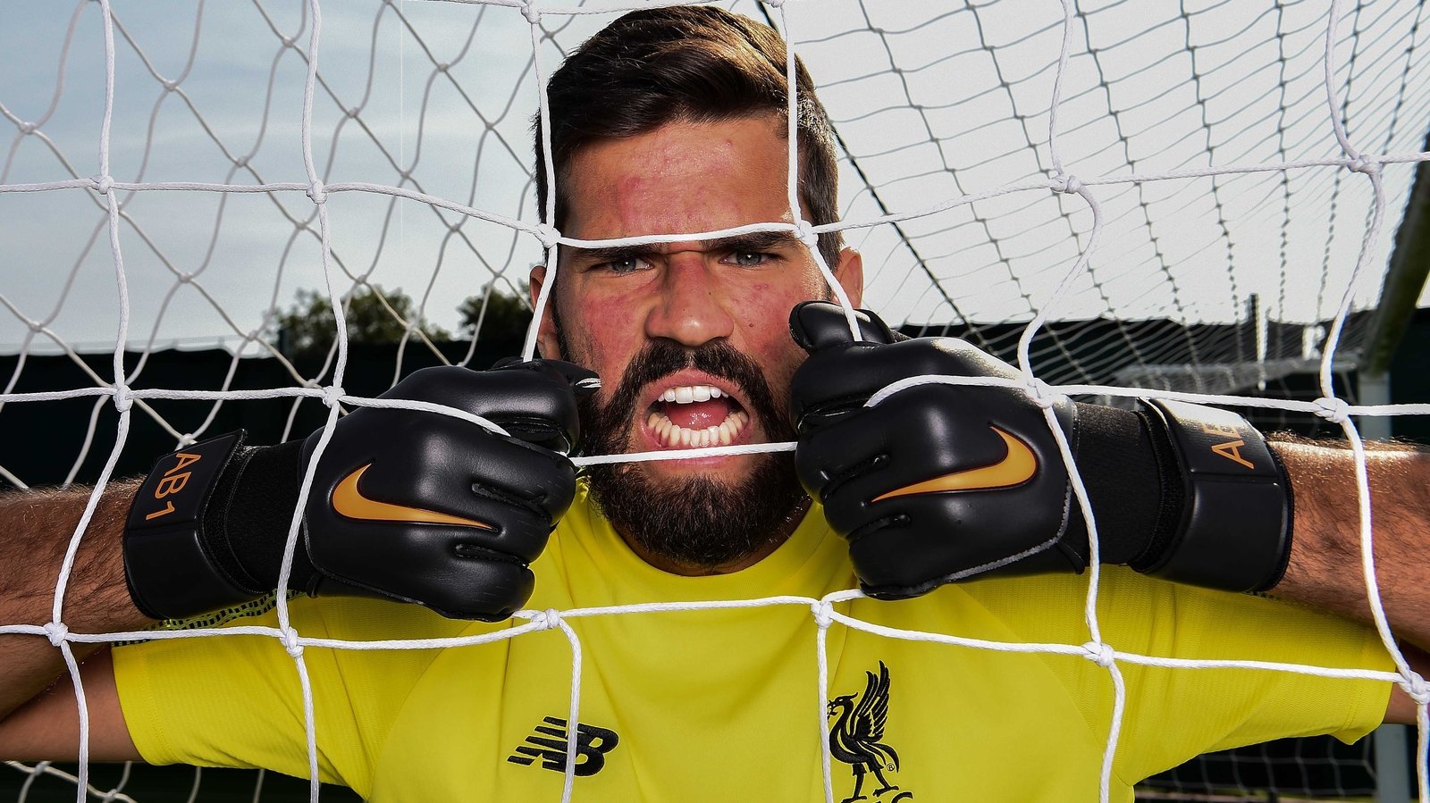 Alisson becker liverpool goalkeeper tape