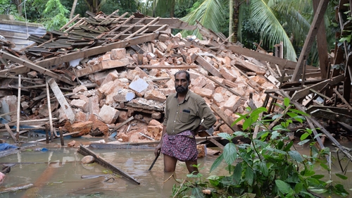 J&K govt gives Kerala Rs 2 cr for flood relief J&K govt gives Kerala Rs 2 cr for flood relief