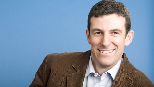 Gearóid Mac Donncha, Ceannaire Nua-Cheapaithe, RTÉ RnaG Gearóid Mac Donncha, Ceannaire Nua-Cheapaithe, RTÉ RnaG