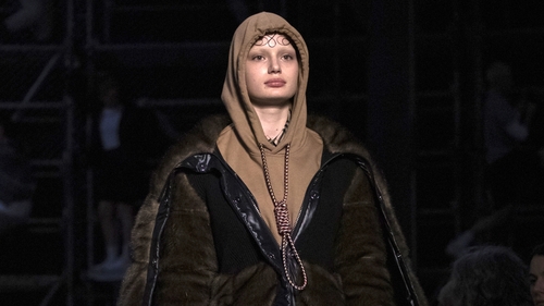 Burberry apologises for 'noose' hoodie after model speaks out Burberry apologises for 'noose' hoodie after model speaks out