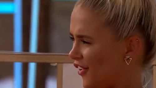 Love Island's Molly-Mae fumes over 'money grabber' jibe Love Island's Molly-Mae fumes over 'money grabber' jibe