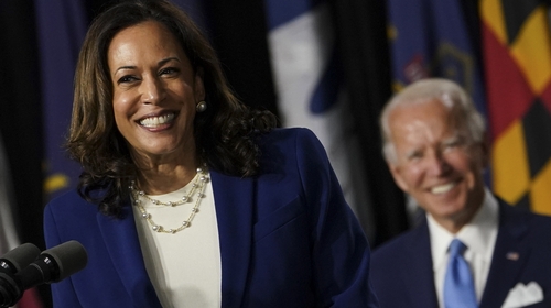 Trump promotes false birther theory about Kamala Harris Trump promotes false birther theory about Kamala Harris