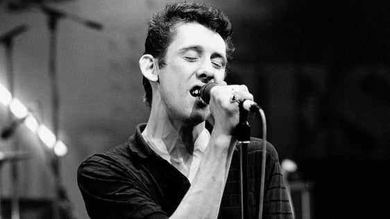 Shane MacGowan on 'The Session' (1987) Photo by John Cooney 2495_056
