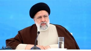 Intense search for Iran president after helicopter crash