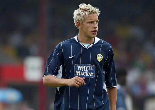 Alan Smith would consider move to Man United