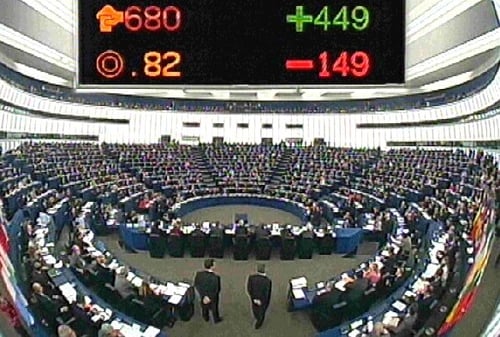 European Parliament - Supports seatbelt measures
