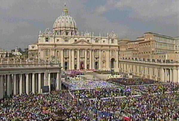 Vatican - Tens of thousands attend the Pope's funeral mass