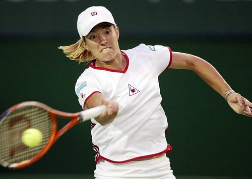 Justine Henin-Hardenne is through to the semi-finals at Wimbledon