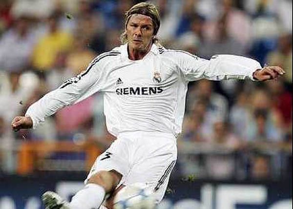 David Beckham is in talks with Real Madrid over a new deal