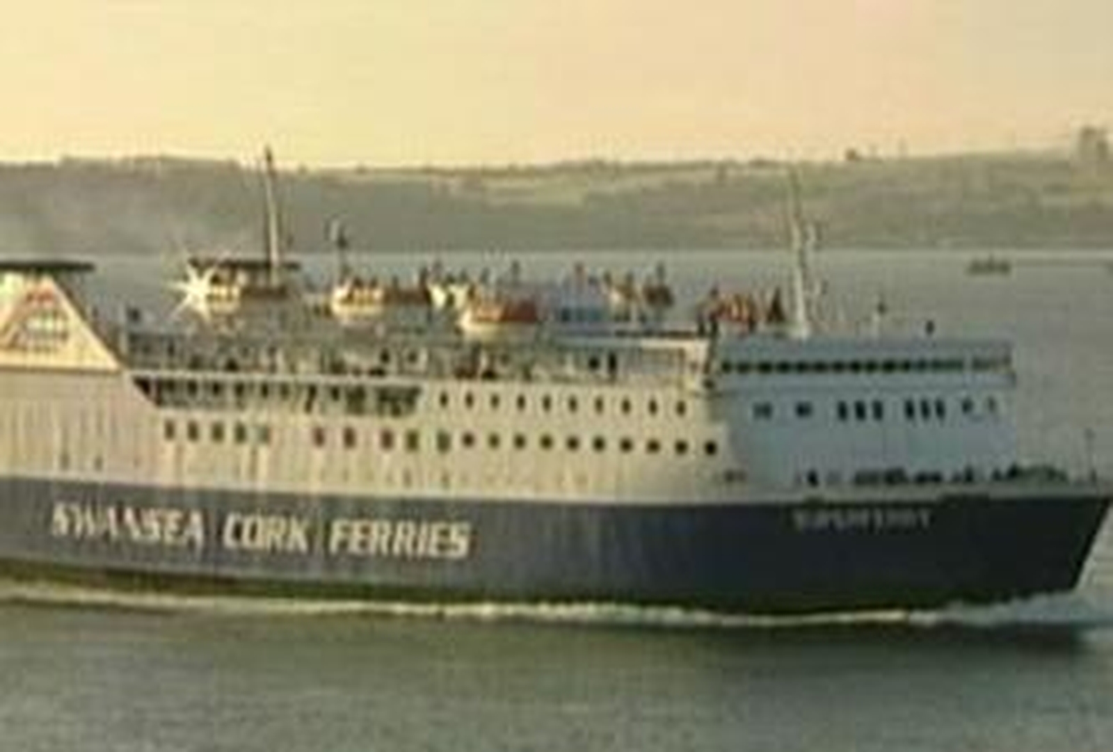 Calls for Govt to halt Cork ferry closure