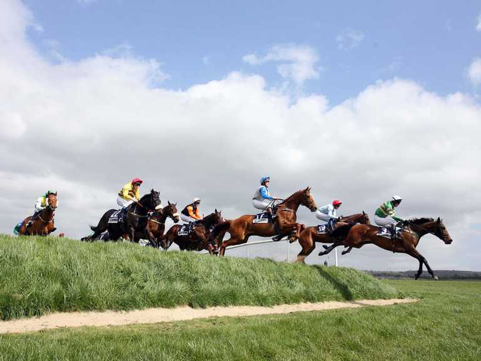 Extra day for National Hunt Festival