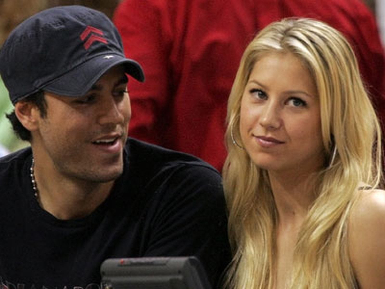 Enrique Iglesias & Anna Kournikova Not Getting Hitched