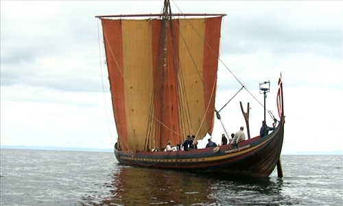 Sea Stallion Viking ship sails into Dublin