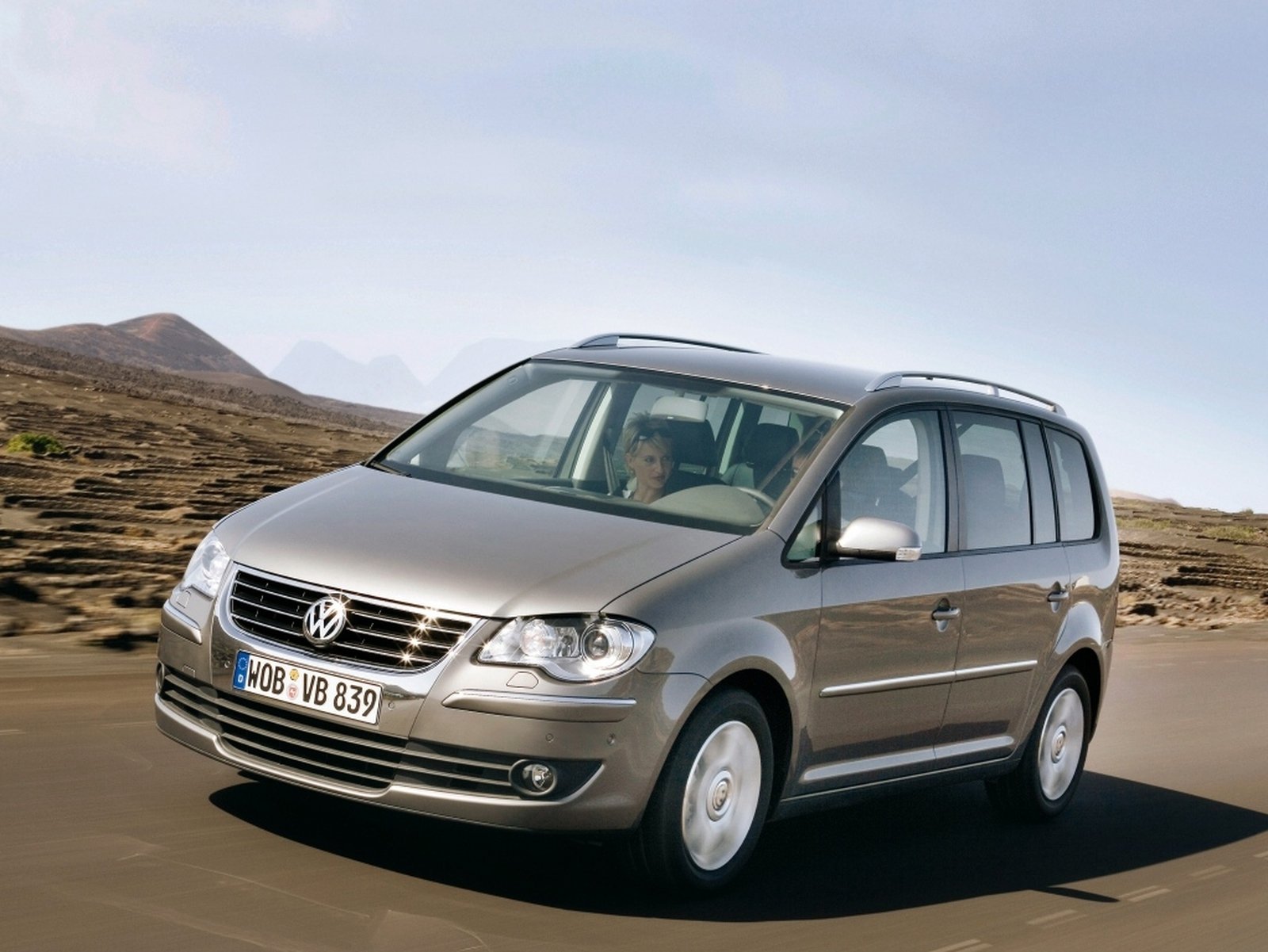 All-New Volkswagen Touran Debuts – News – Car and Driver