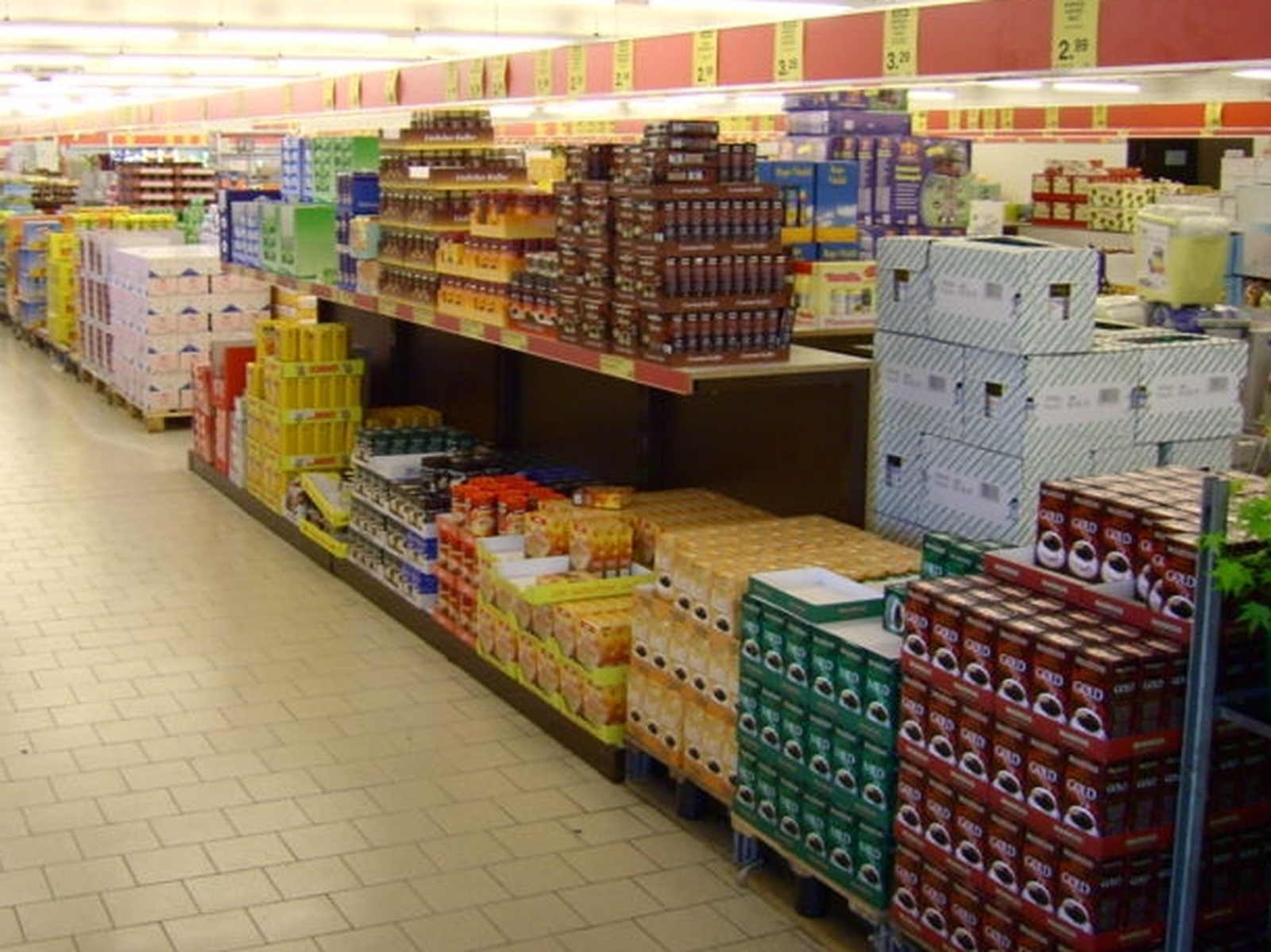 Aldi plans 35 new stores in Ireland