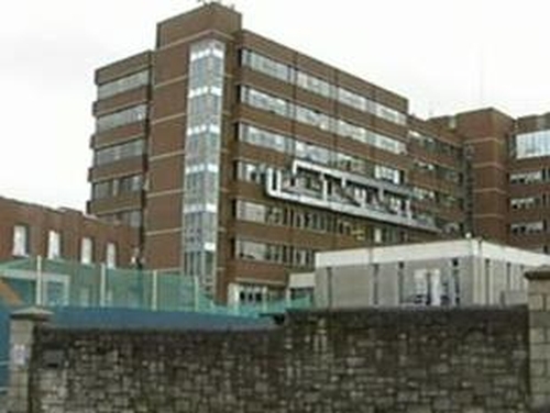 Mater Hospital - Man in serious but stable condition following stabbing
