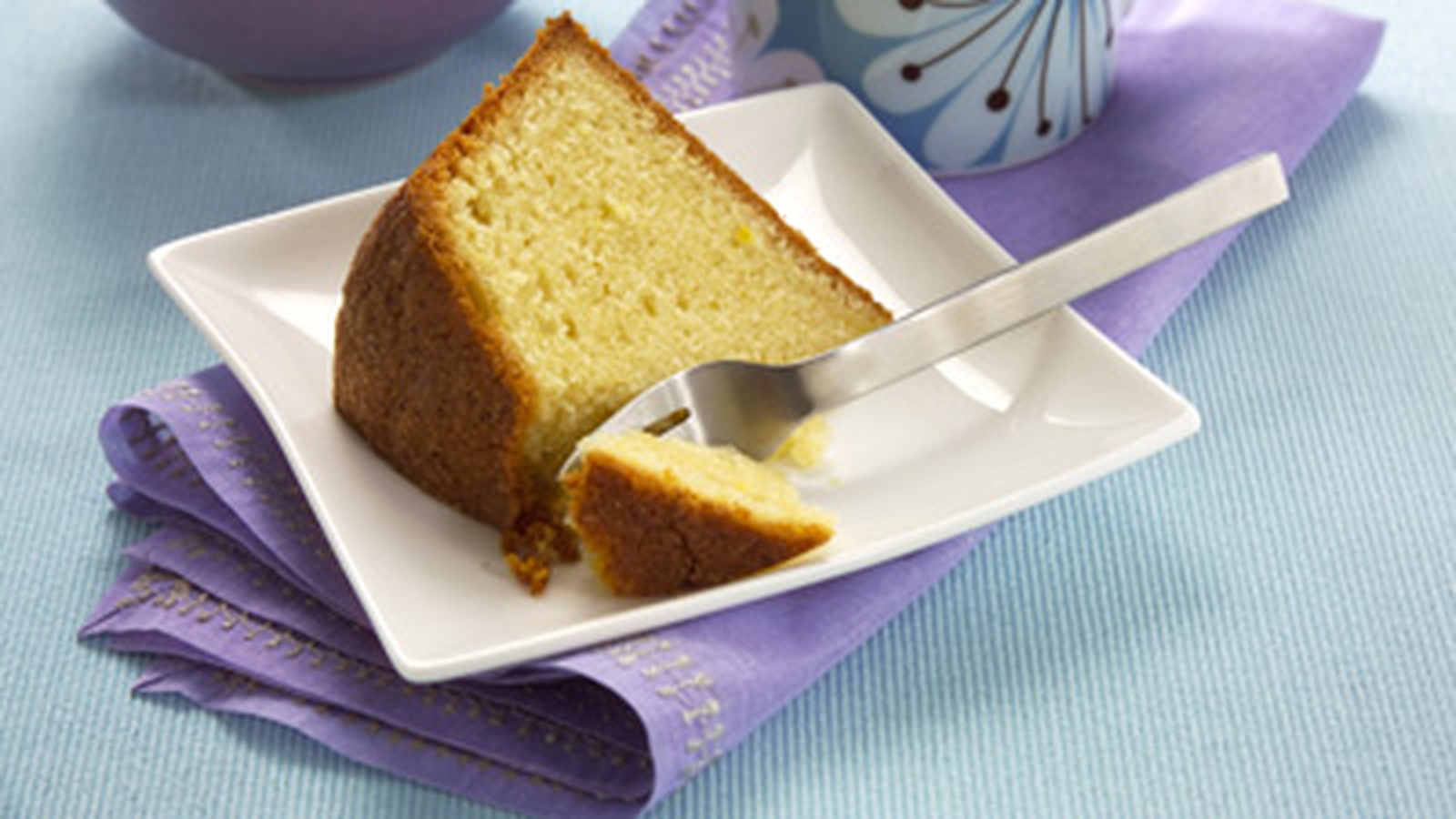 Lemon and Pistachio Yogurt Cake