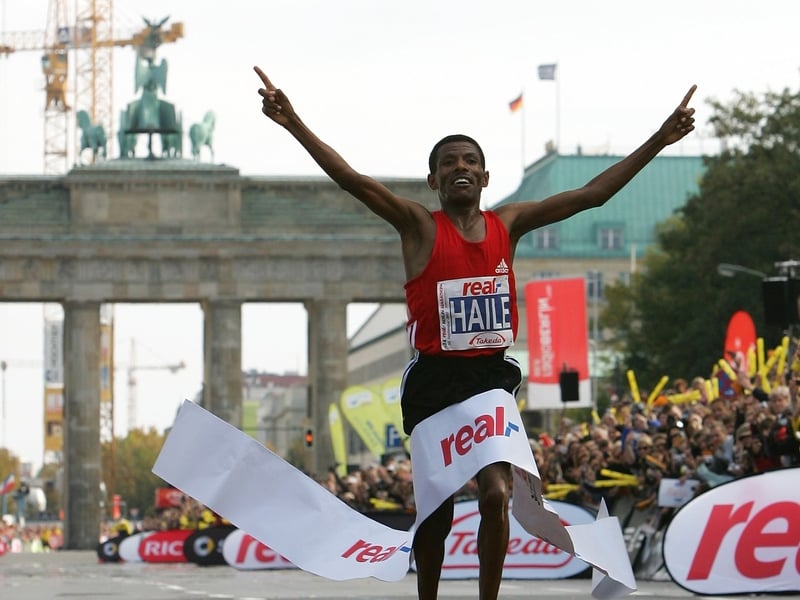 Gebrselassie sets new marathon record