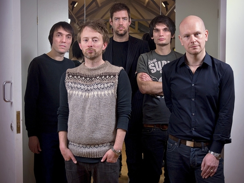 Betting on Radiohead recording the Bond theme has been suspended after a flurry of bets