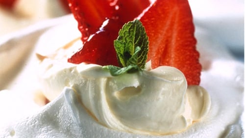 Meringues with Strawberries and Summer Fruits