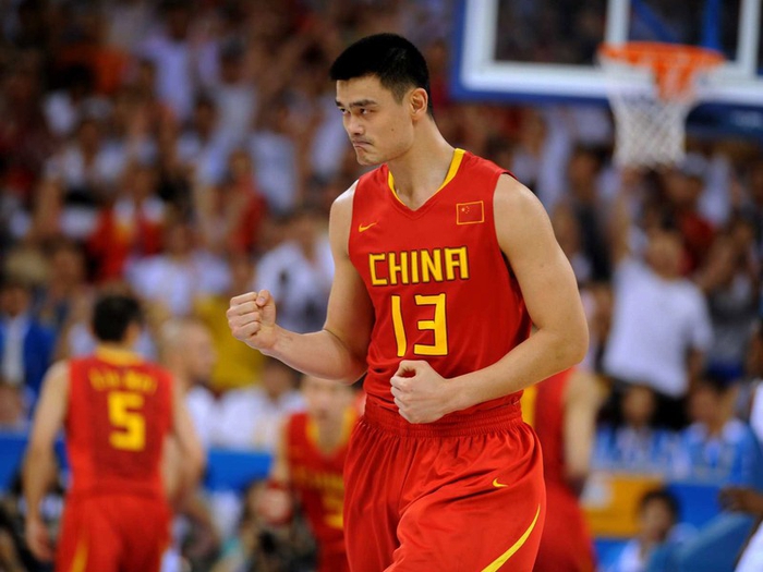 Yao tells China not to let up against Angola