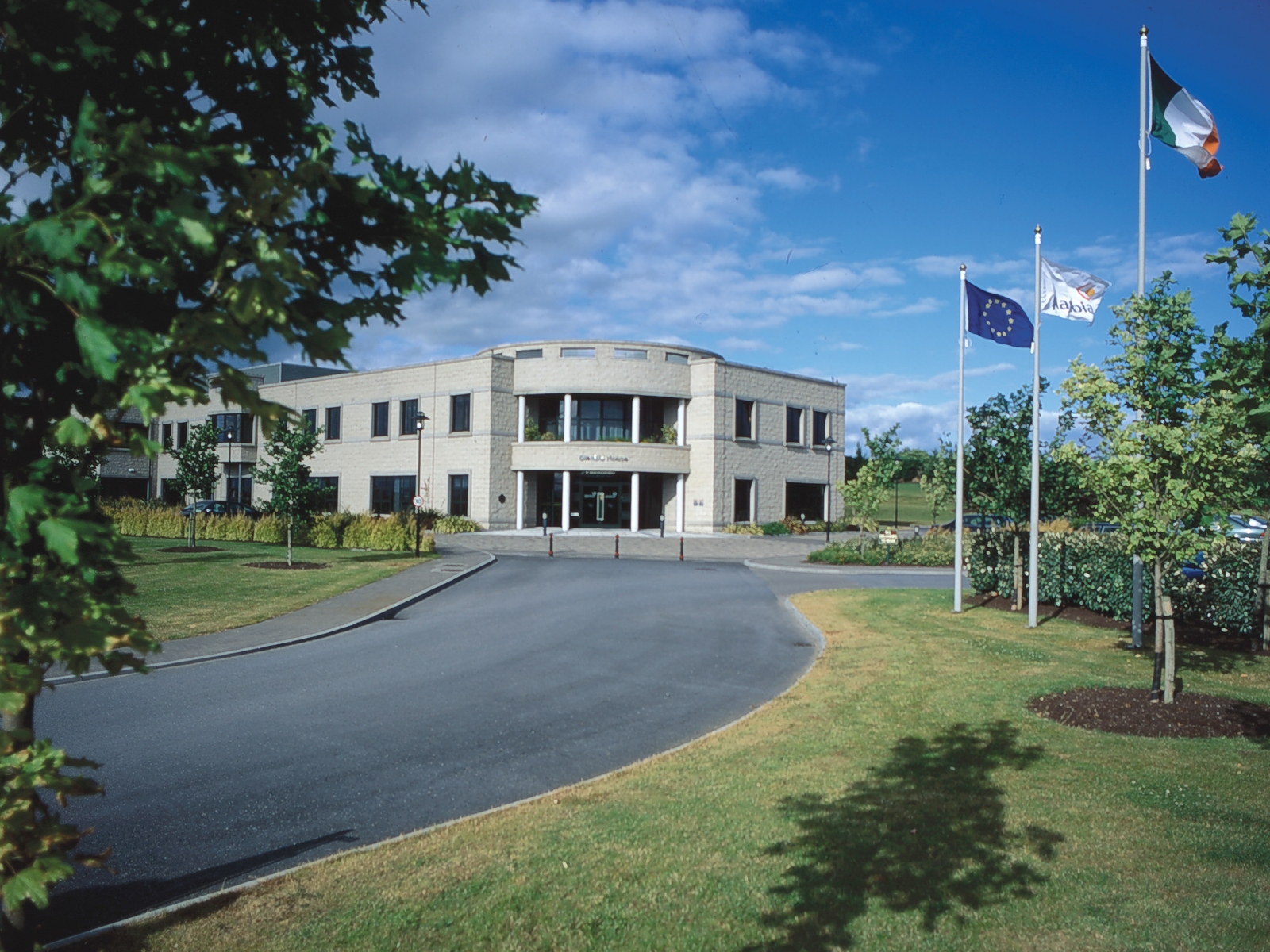 Glanbia plc agrees sale of Irish dairy unit