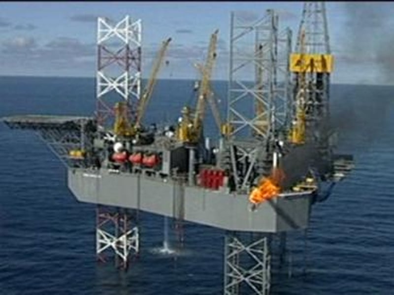 Ike predictions send oil below 100