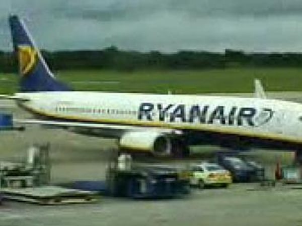 Dublin Airport - This plane had to return after takeoff - (Photo/Video: Brendan Duffy)