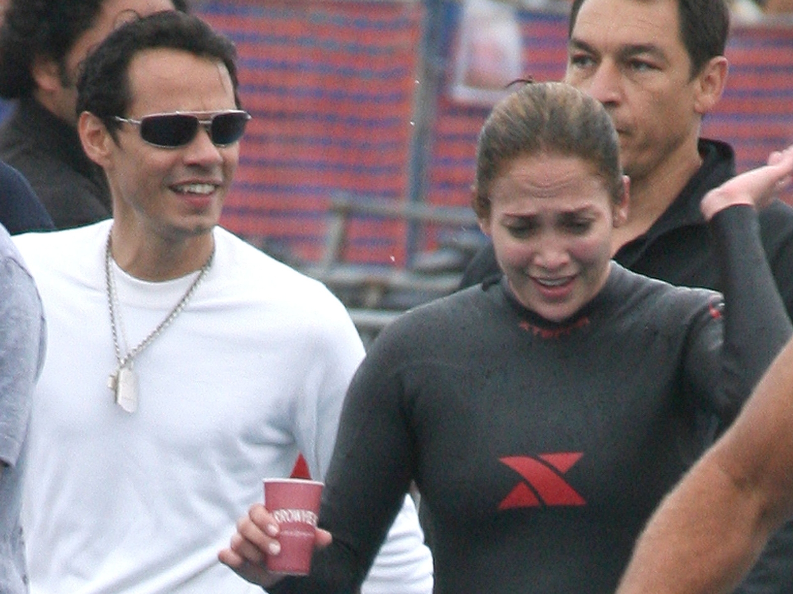 Jennifer Lopez completes first triathlon