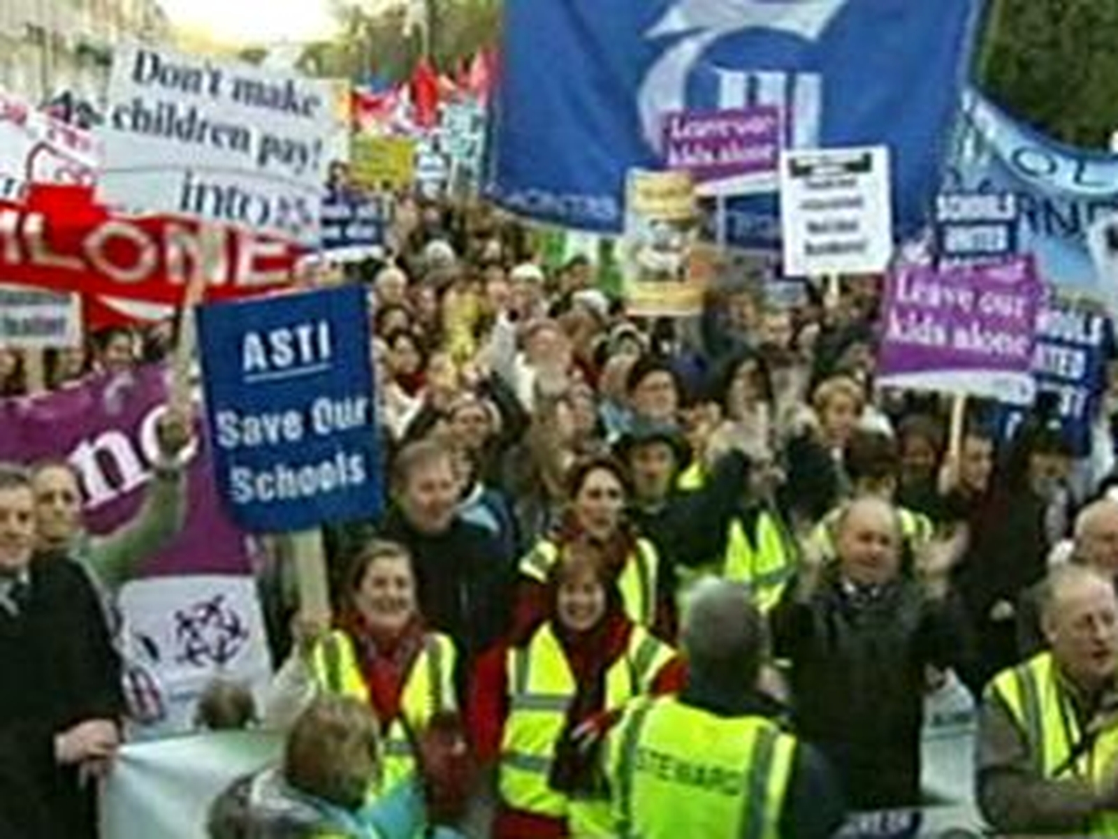 60,000 protest against Budget cutbacks