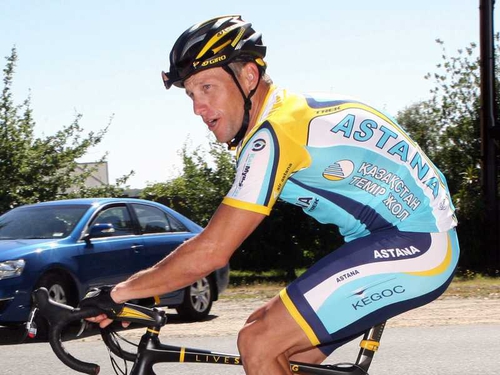 Lance Armstrong had his time trial bike robbed
