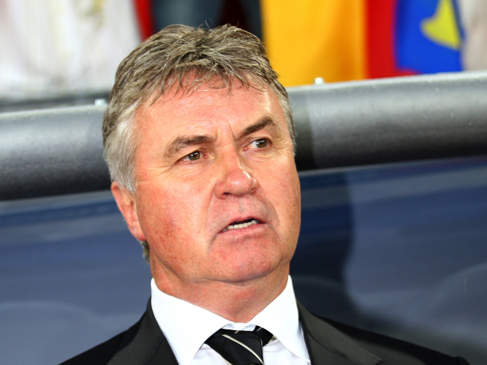 Hiddink keeps cards close to chest