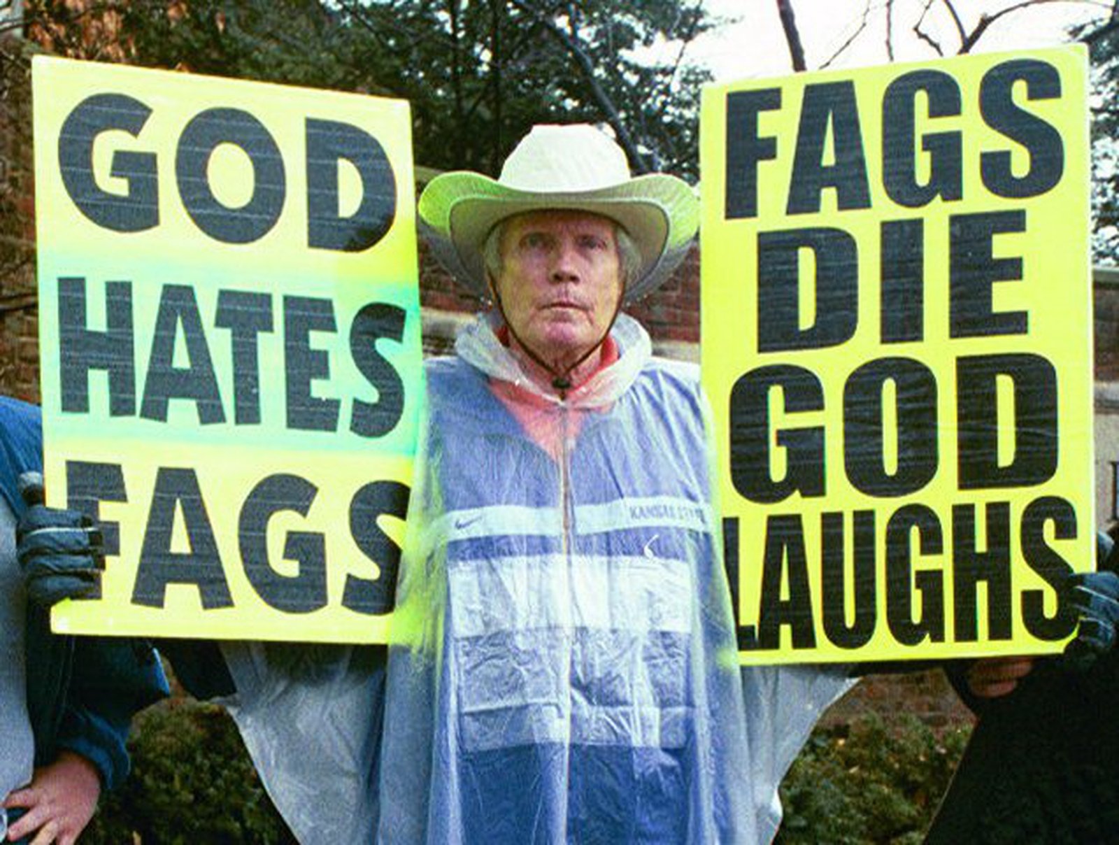 UK bans 'God hates fags' preacher