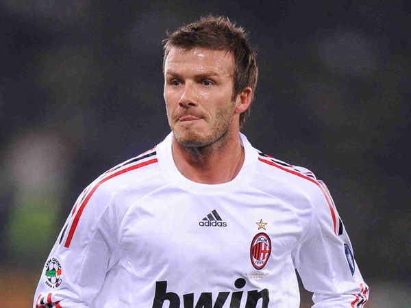 Beckham to stay with Milan