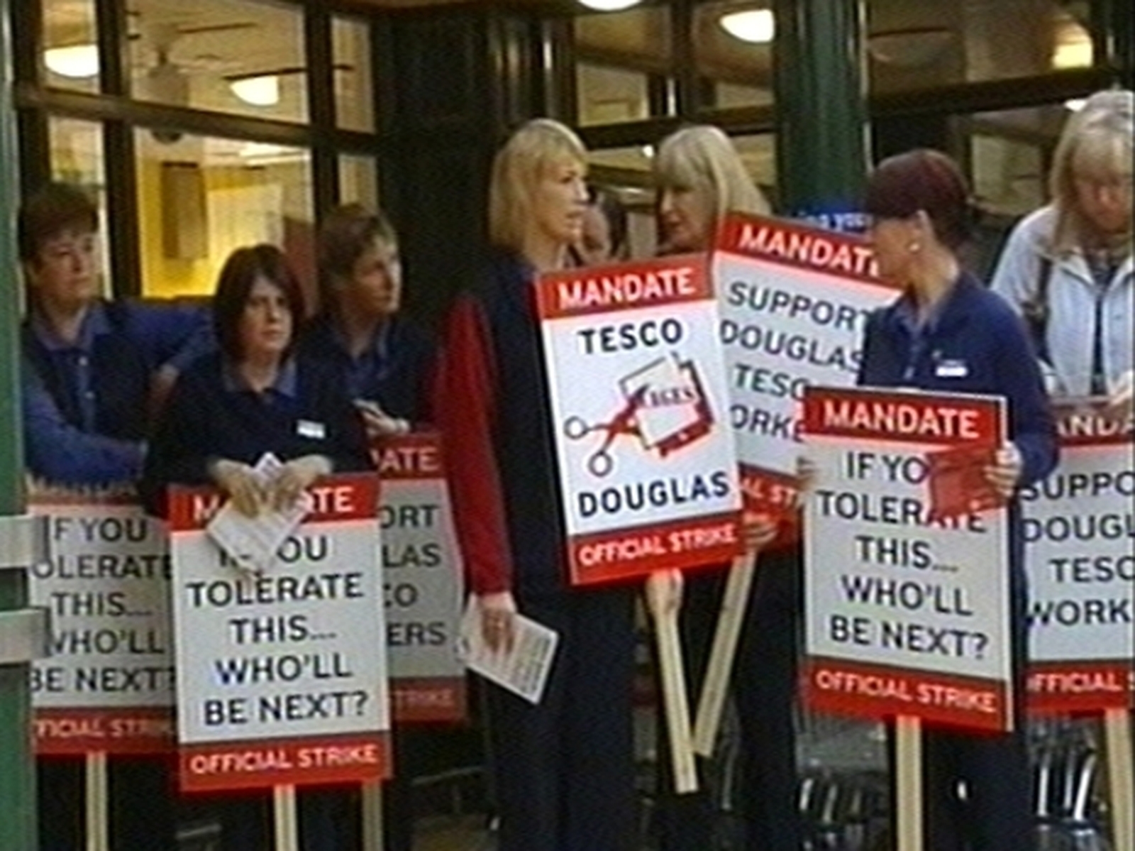Tesco workers suspend strike action