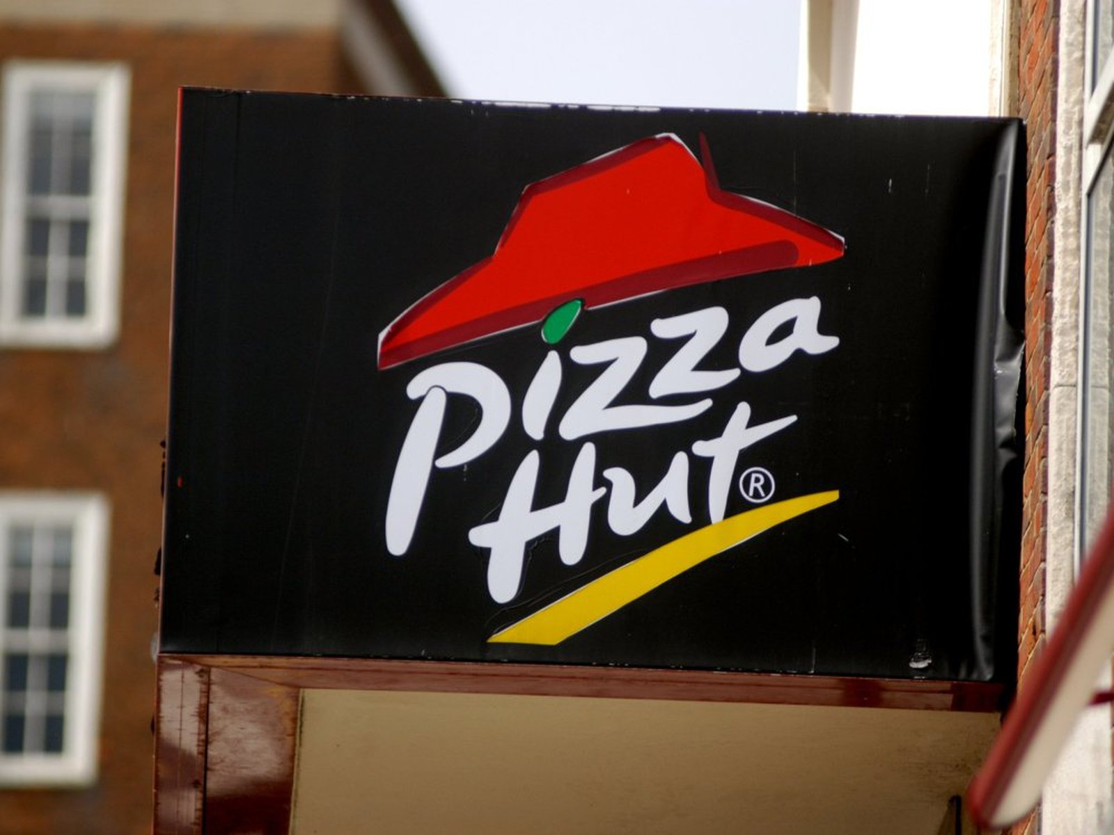 Pizza Hut outlets to close in North