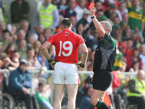 Cork's Noel O'Leary gets his marching orders after tangling with Kerry's Paul Galvin. Galvin was also red-carded for the same incident.