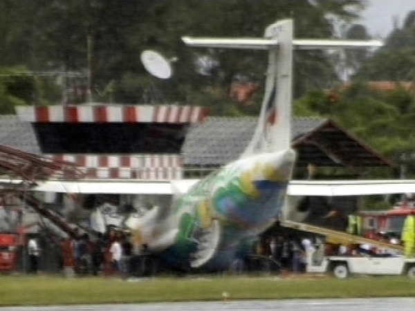 Thailand - Plane crashed into old control tower
