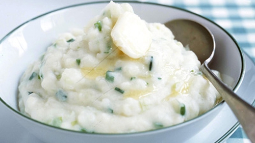 Delicious mashed potato with spring onions.