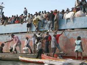 Thousands attempt to flee Port-Au-Prince for Jeremie
