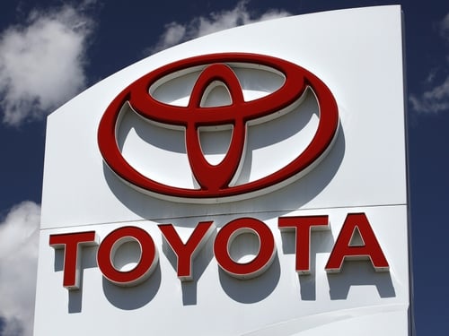 Toyota investigates faulty accelerators