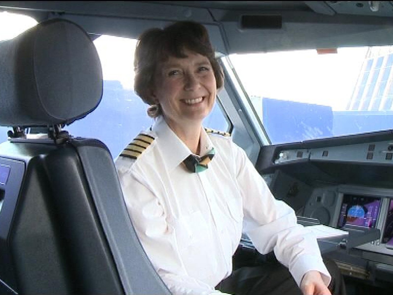 first-female-aer-lingus-pilot-retires
