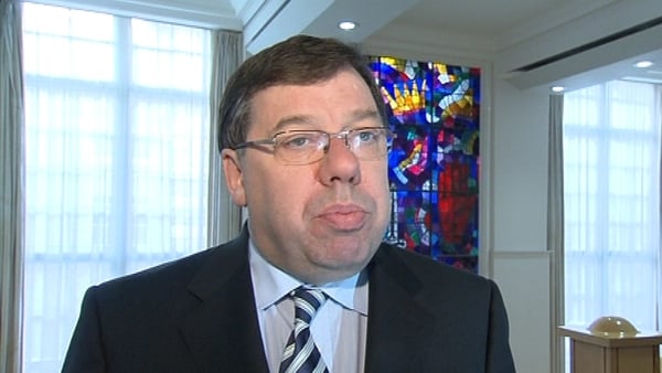 Brian Cowen - Tabled motion in response to Fine Gael action