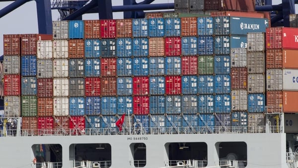 US exports of goods and services hit $208.5 billion, a new record, driven upwards by mounting exports of crude oil and other fuels as well as civilian aircraft and crops like soybeans