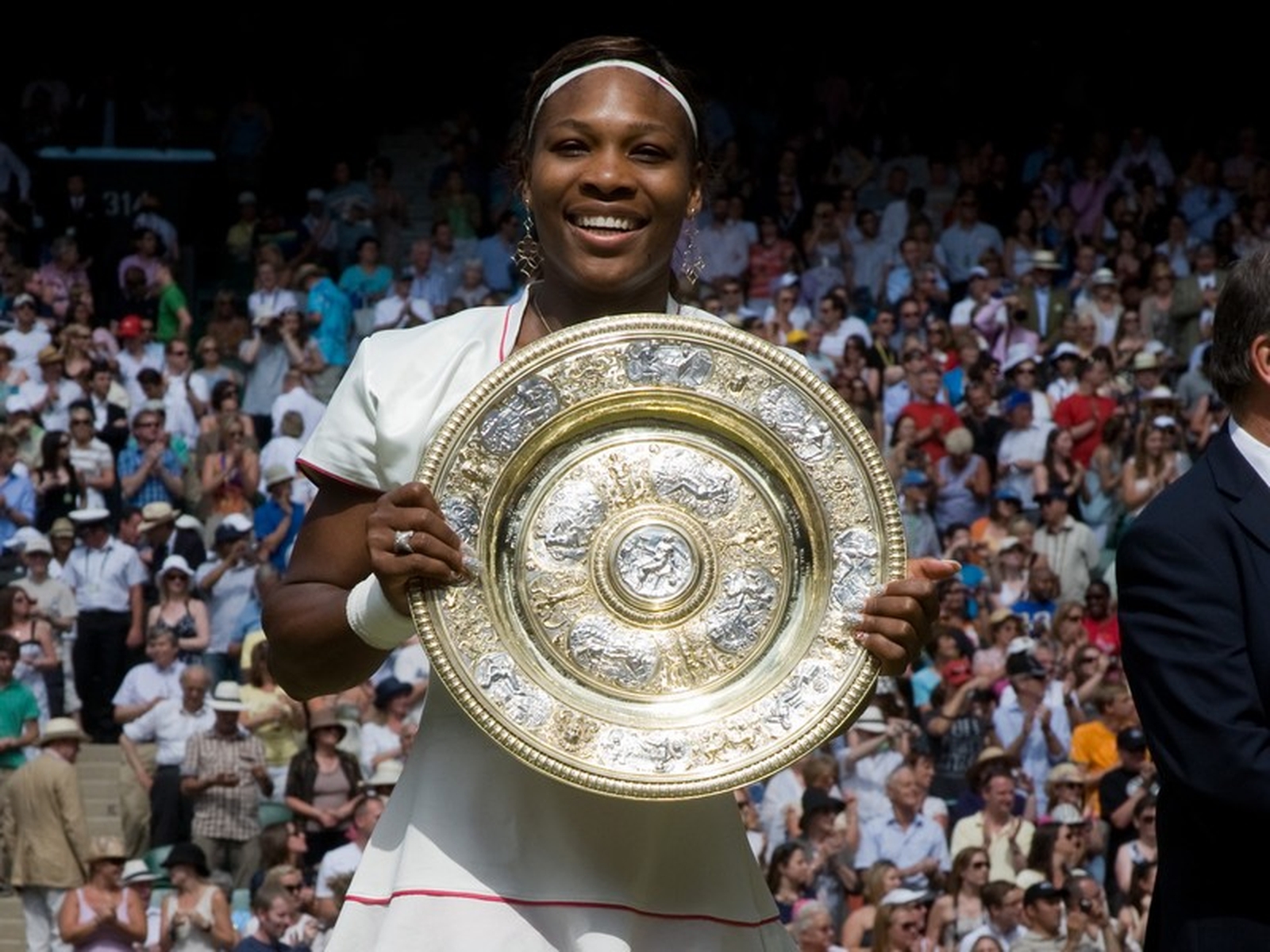 serena-williams-wins-fourth-wimbledon-crown