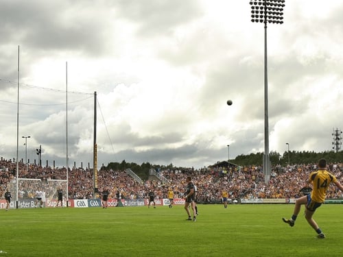 Donie Shine kicks over the winning point for Roscommon
